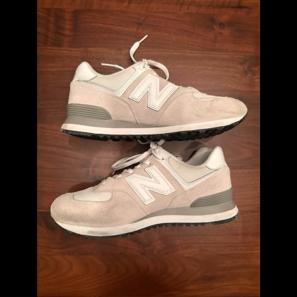 New Balance Women's 574 Core Sneaker Size 9W